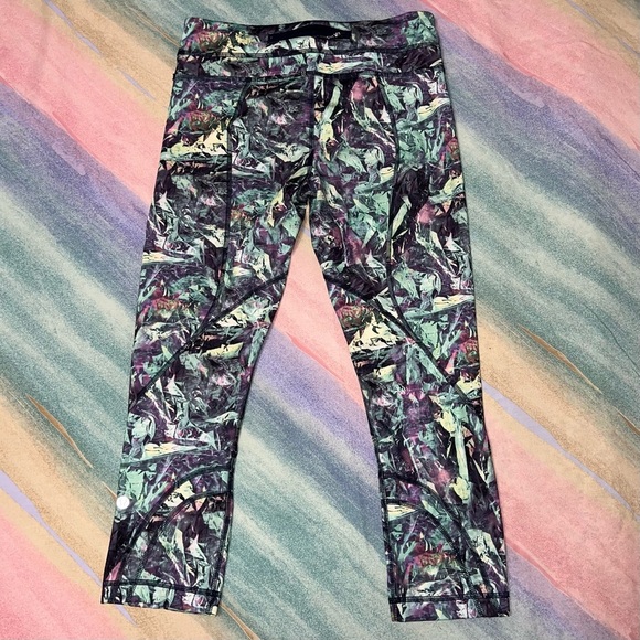 Lululemon Run: Inspire Crop II *All Full-On Luxtreme Iridescent Blue Size 6 - Picture 4 of 7